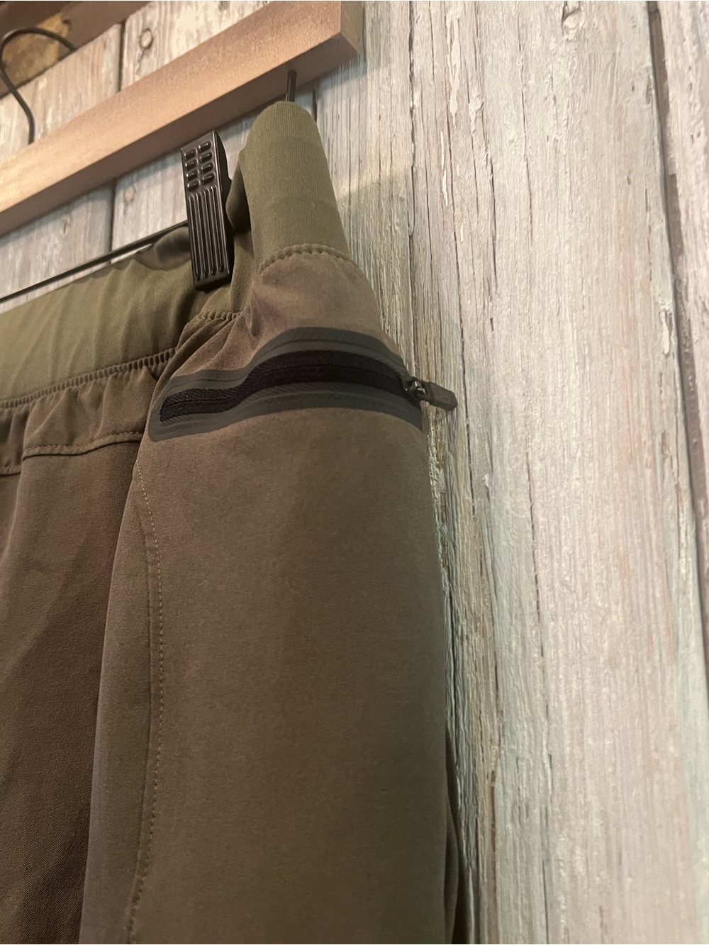 Under Armour Olive Green Men’s Training Joggers - Picture 5 of 6